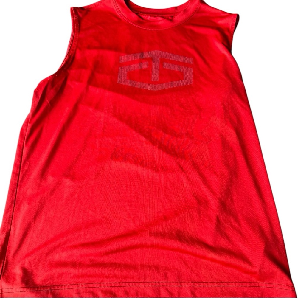 2/$10 vintage men’s tapout shirt